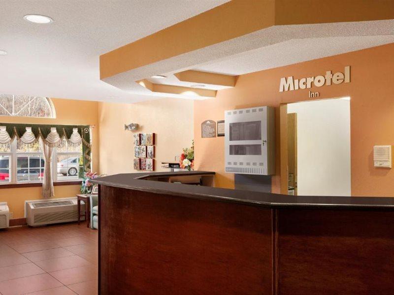 Microtel Inn By Wyndham - Albany Airport Latham Exterior photo