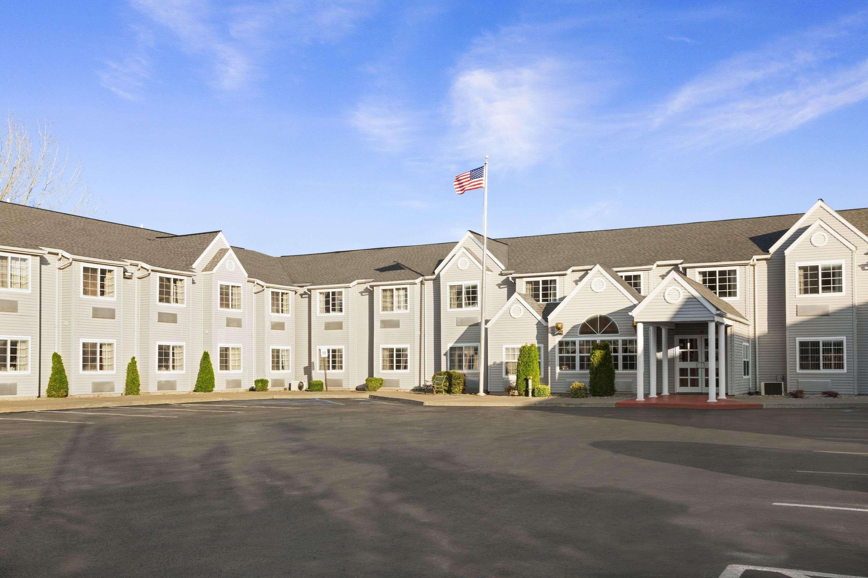Microtel Inn By Wyndham - Albany Airport Latham Exterior photo
