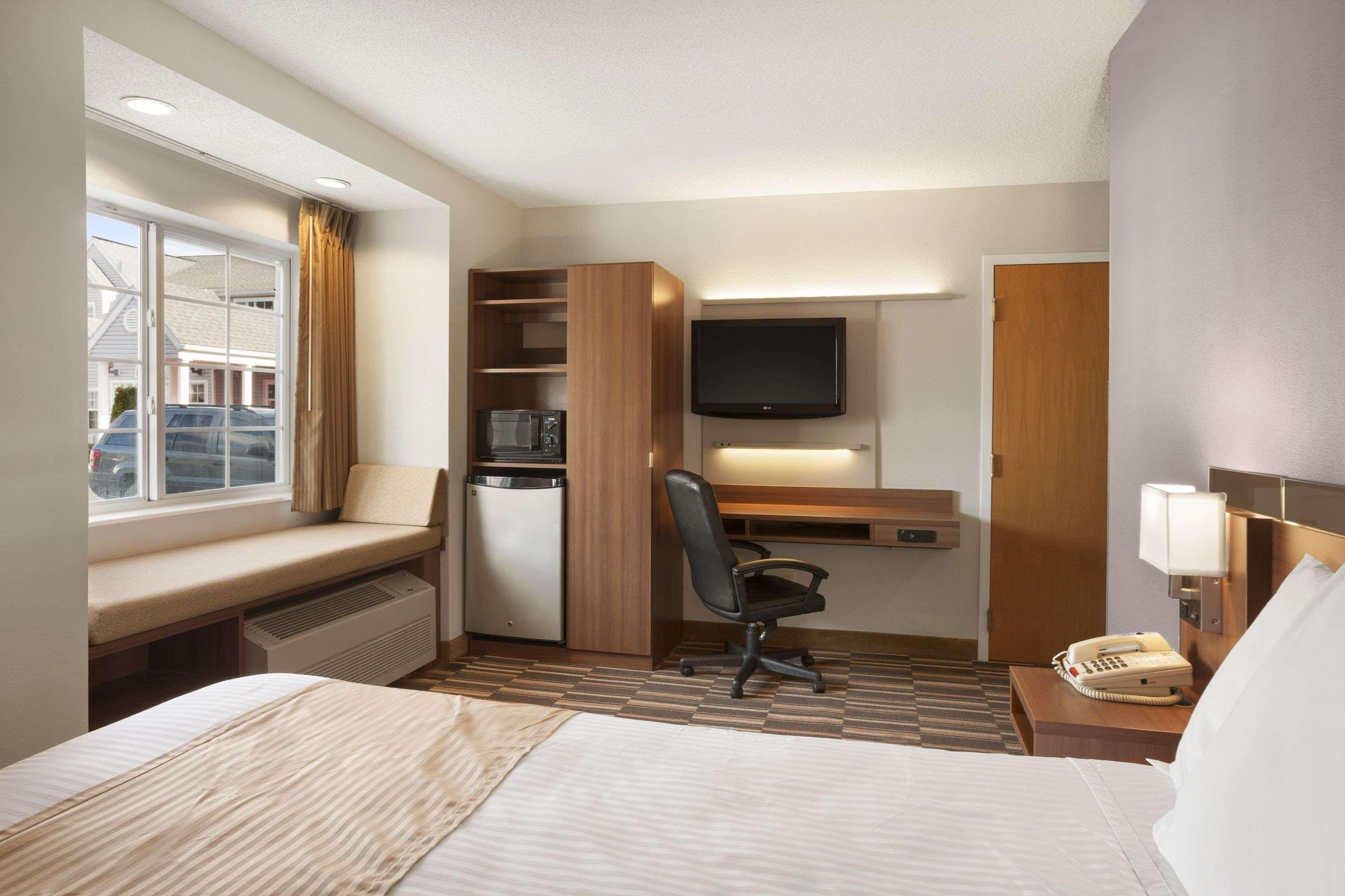 Microtel Inn By Wyndham - Albany Airport Latham Exterior photo