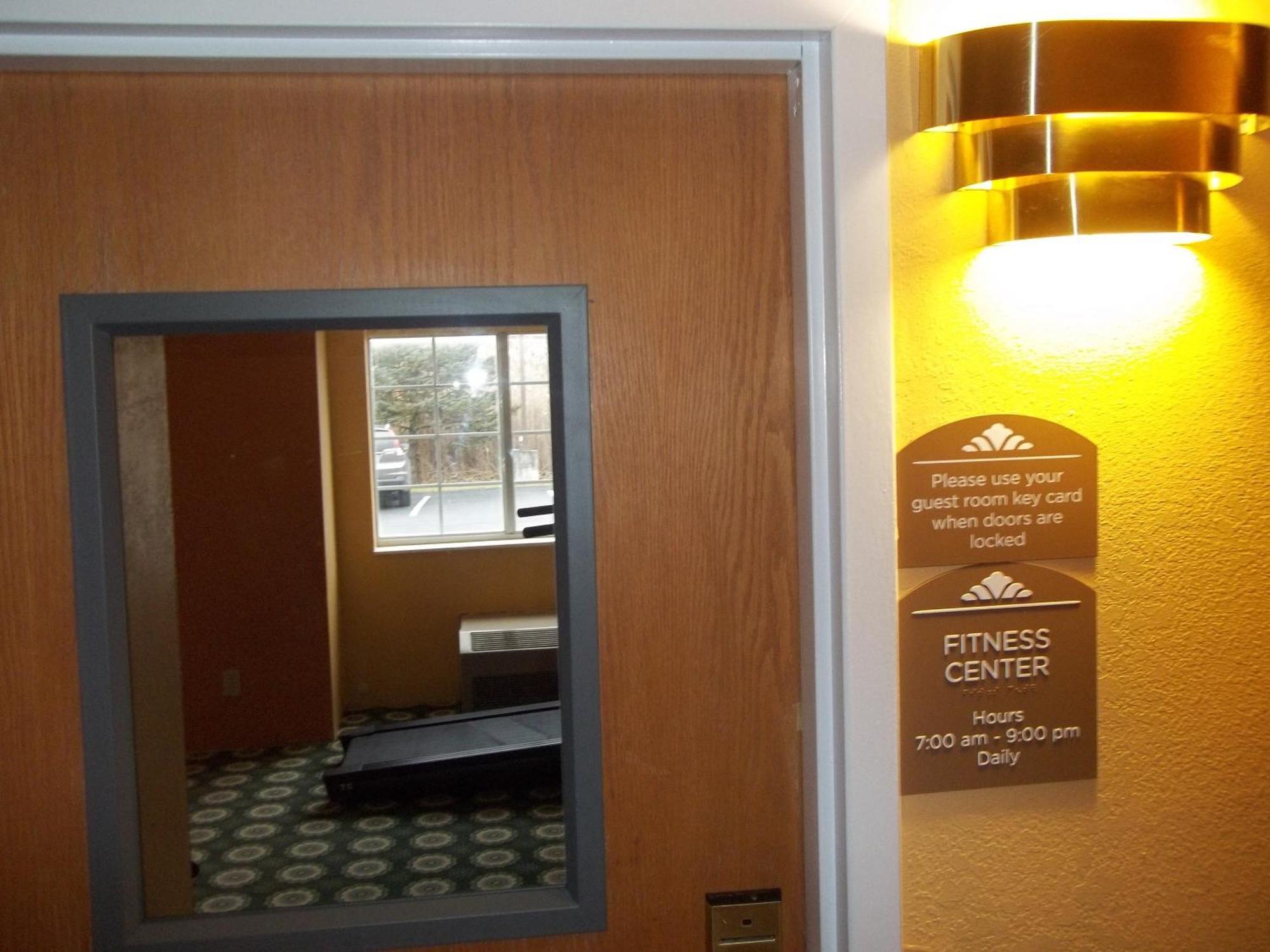 Microtel Inn By Wyndham - Albany Airport Latham Exterior photo