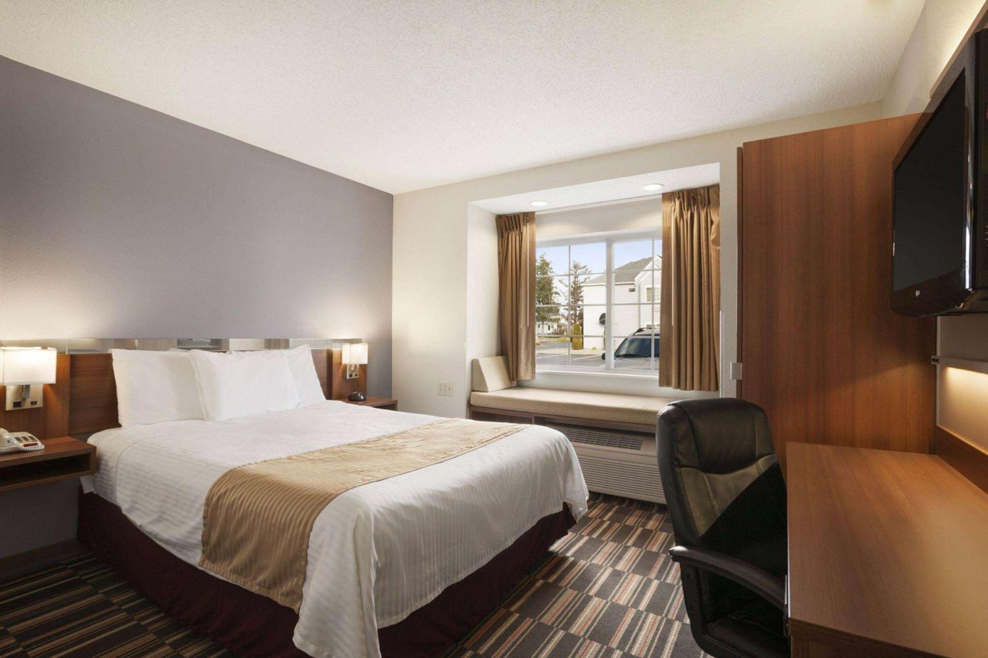 Microtel Inn By Wyndham - Albany Airport Latham Exterior photo