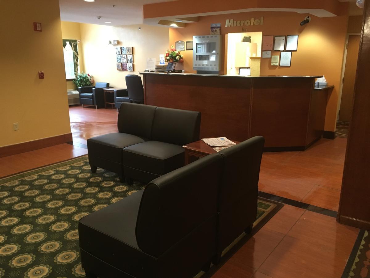 Microtel Inn By Wyndham - Albany Airport Latham Exterior photo