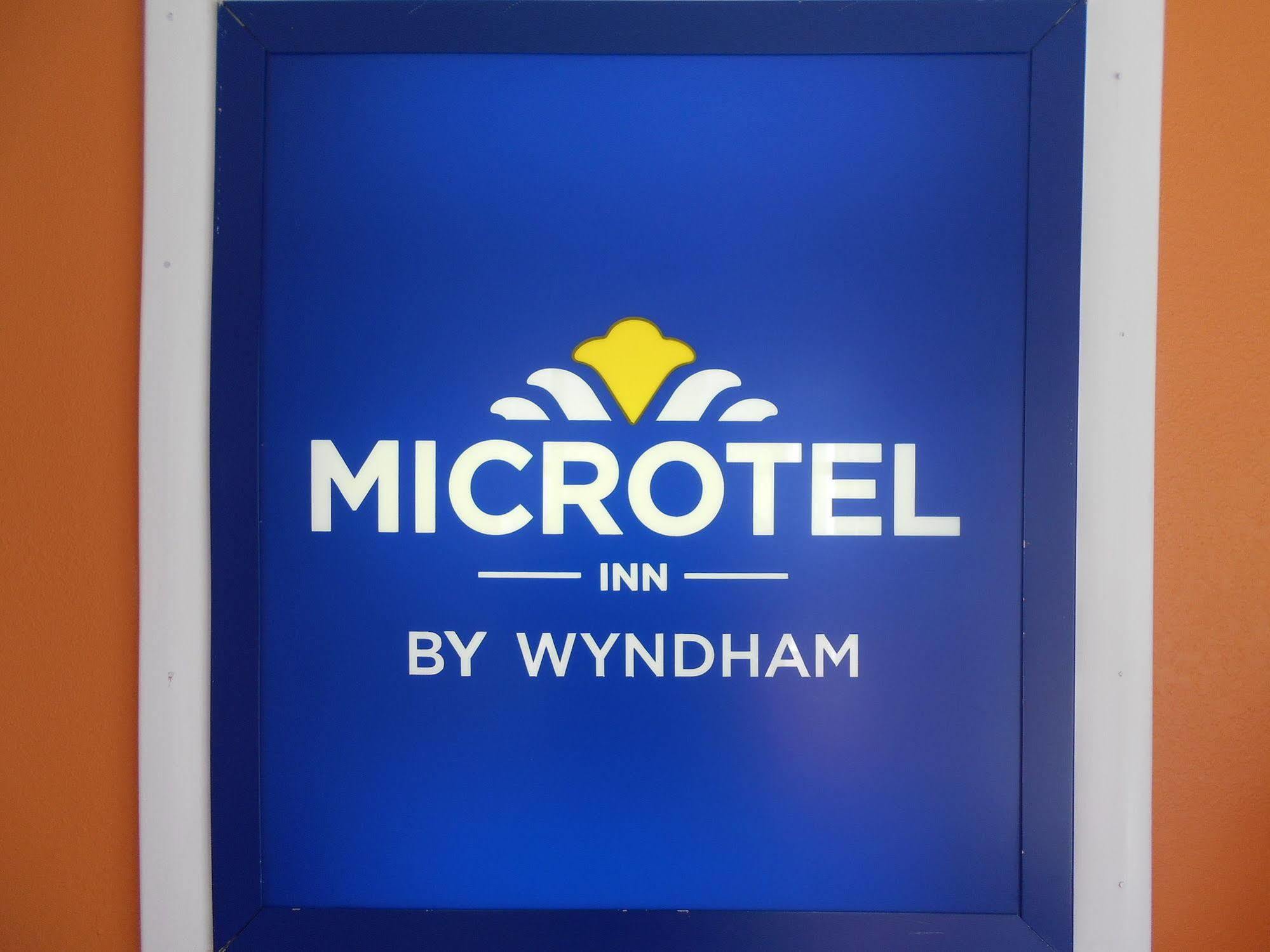 Microtel Inn By Wyndham - Albany Airport Latham Exterior photo