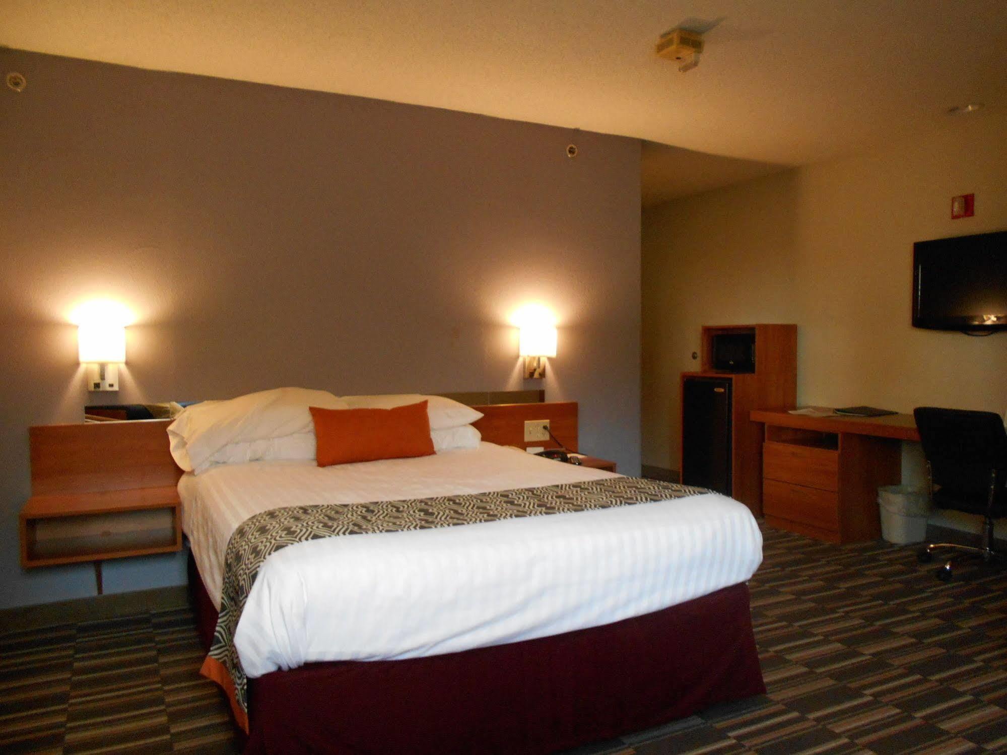 Microtel Inn By Wyndham - Albany Airport Latham Exterior photo