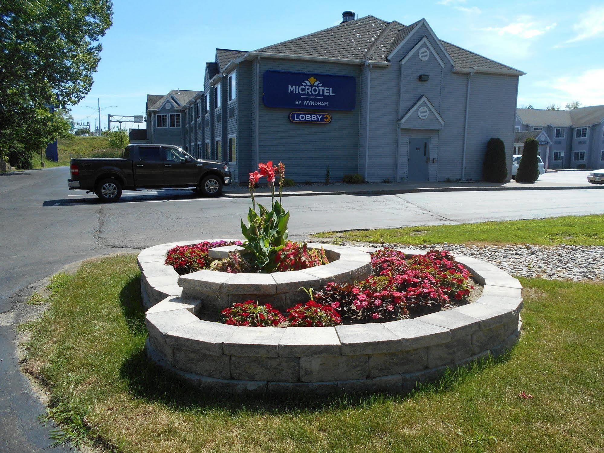 Microtel Inn By Wyndham - Albany Airport Latham Exterior photo